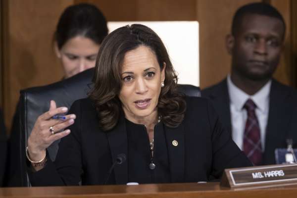 Book Review: Kamala Harris Reveals the Woman Behind the Dais